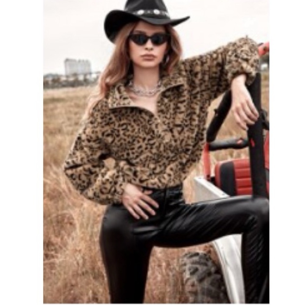 SHEIN 🐆 Cropped Zip-Up Fuzzy Cheetah Jacket
